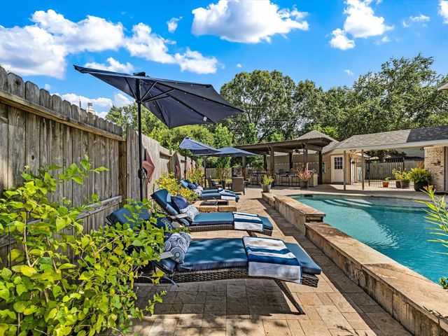 3802 Coral Circle, Seabrook, TX 77586