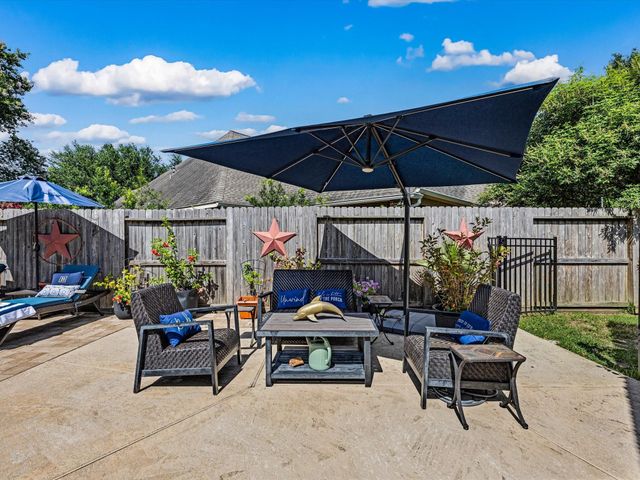 3802 Coral Circle, Seabrook, TX 77586