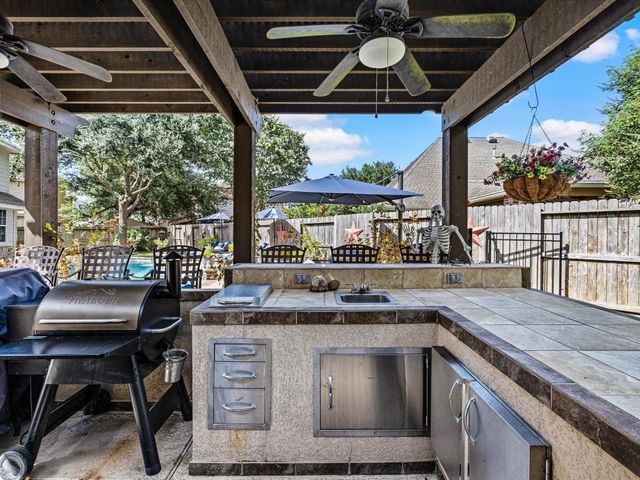 3802 Coral Circle, Seabrook, TX 77586