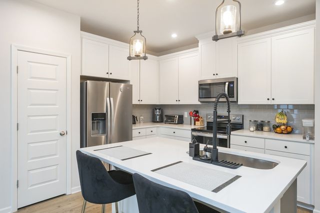 328 Victoria Dr, Lebanon, TN 37090