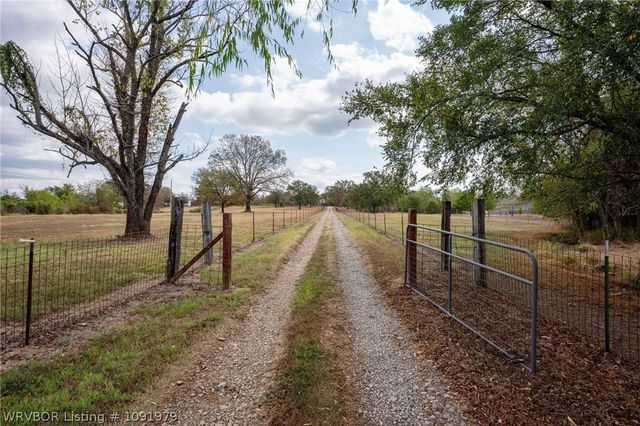 102 N Kibler Highway, Alma, AR 72921