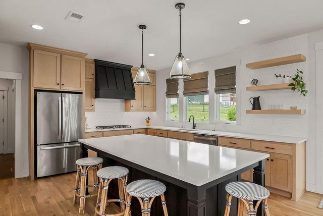 25470 W 114th Court, Olathe, KS 66061