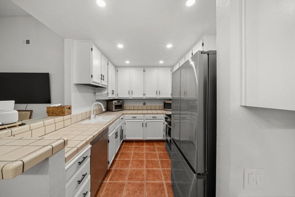 Image 12 of property listing at 363 Kenbrook Circle, San Jose, CA 95111