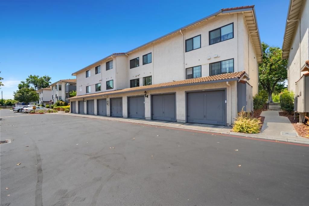 Image 20 of property listing at 363 Kenbrook Circle, San Jose, CA 95111