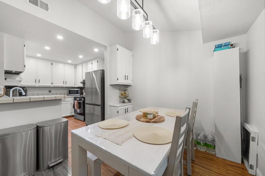 Image 8 of property listing at 363 Kenbrook Circle, San Jose, CA 95111