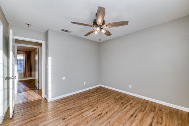 2481 S Applewood Lane, Fresno, CA 93725