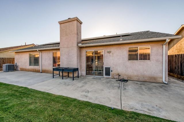 2481 S Applewood Lane, Fresno, CA 93725
