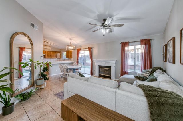 2481 S Applewood Lane, Fresno, CA 93725