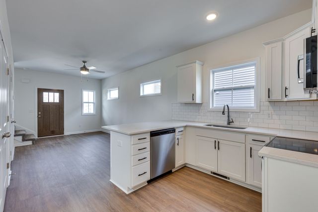 877 Dogwood Trail, Clarksville, TN 37042