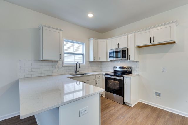 877 Dogwood Trail, Clarksville, TN 37042
