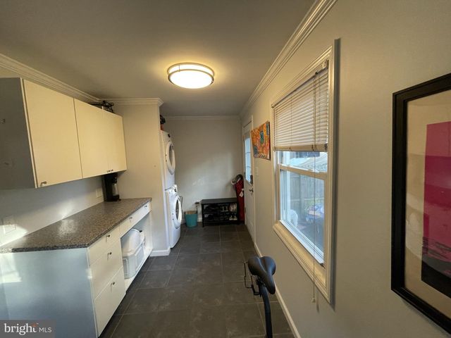 2221 ARLINGTON TER, Alexandria, VA 22303