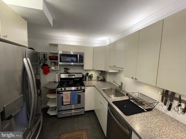 2221 ARLINGTON TER, Alexandria, VA 22303