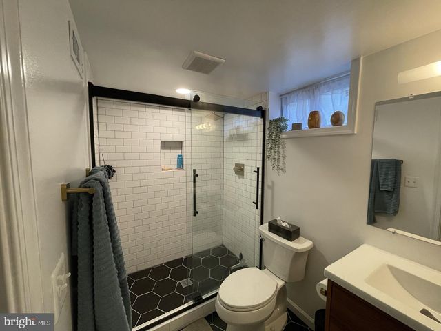 2221 ARLINGTON TER, Alexandria, VA 22303