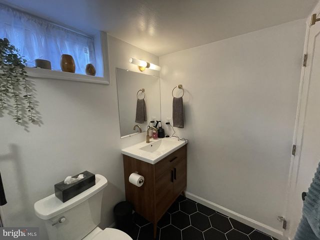 2221 ARLINGTON TER, Alexandria, VA 22303
