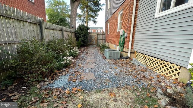 2221 ARLINGTON TER, Alexandria, VA 22303