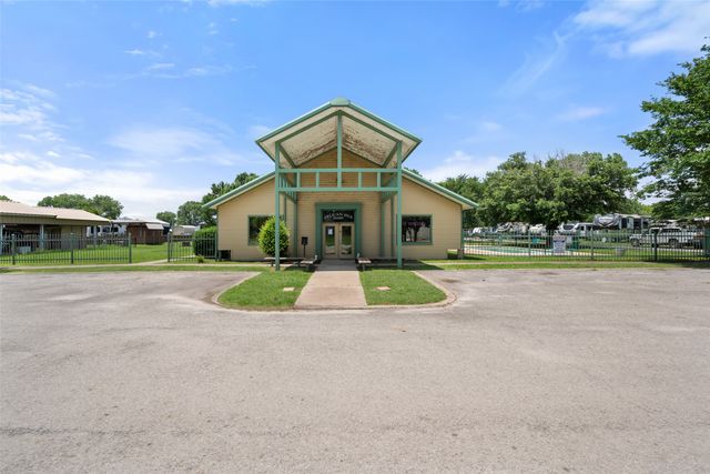 2065 Pelican Isle Drive, Kerens, TX 75144