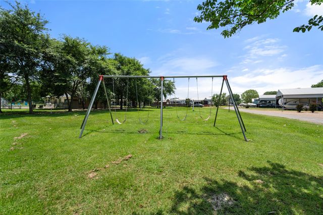 2065 Pelican Isle Drive, Kerens, TX 75144