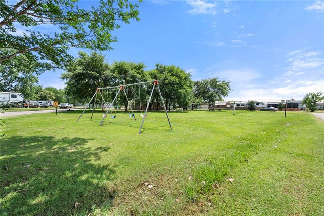 2065 Pelican Isle Drive, Kerens, TX 75144