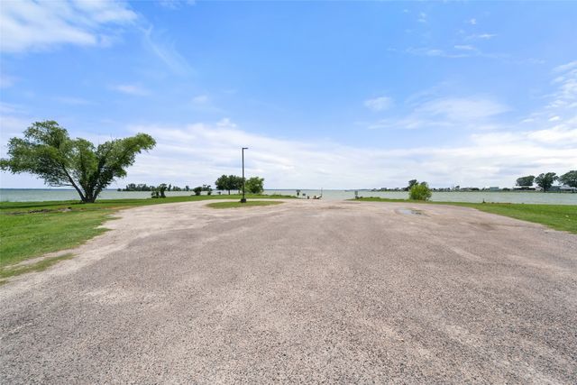 2065 Pelican Isle Drive, Kerens, TX 75144