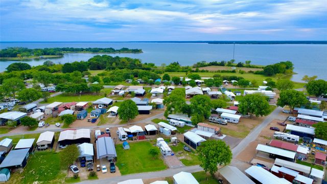 2065 Pelican Isle Drive, Kerens, TX 75144