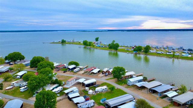 2065 Pelican Isle Drive, Kerens, TX 75144