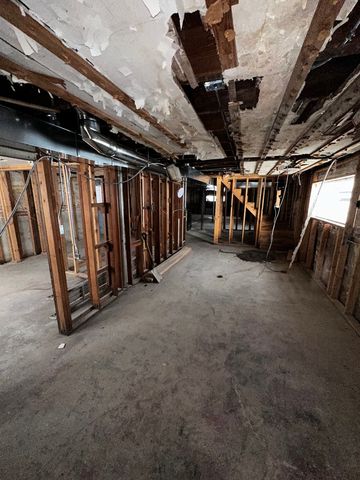 7156 S Artesian Avenue, Chicago, IL 60629