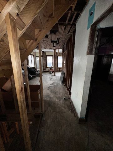 7156 S Artesian Avenue, Chicago, IL 60629