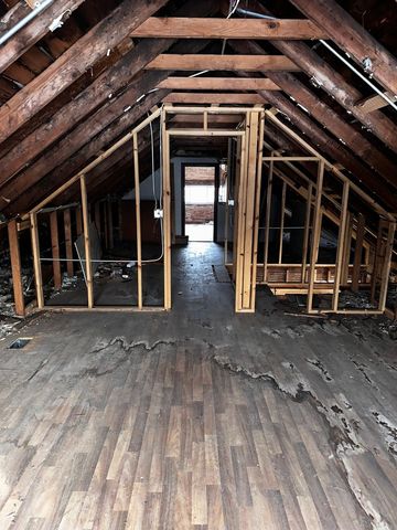 7156 S Artesian Avenue, Chicago, IL 60629