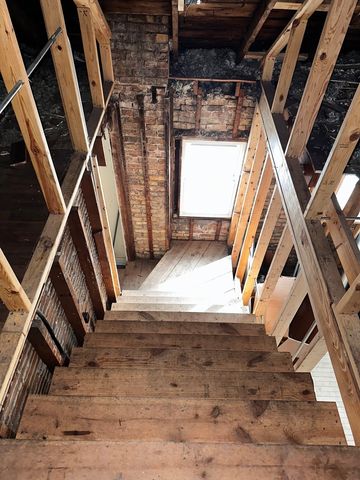 7156 S Artesian Avenue, Chicago, IL 60629