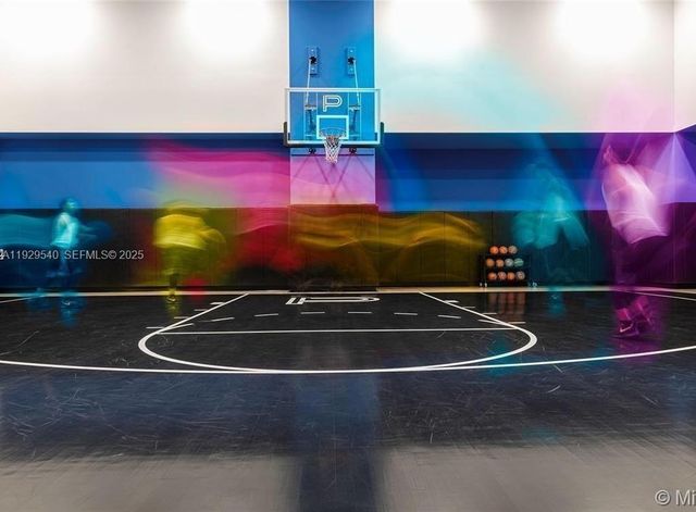 851 NE 1st Ave 1202, Miami, FL 33132