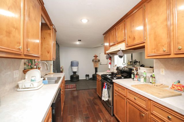 9810 Sugar Tree Court, Houston, TX 77070