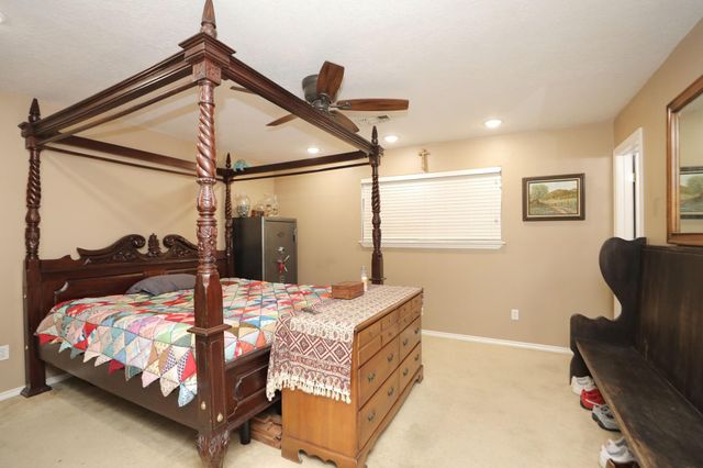 9810 Sugar Tree Court, Houston, TX 77070