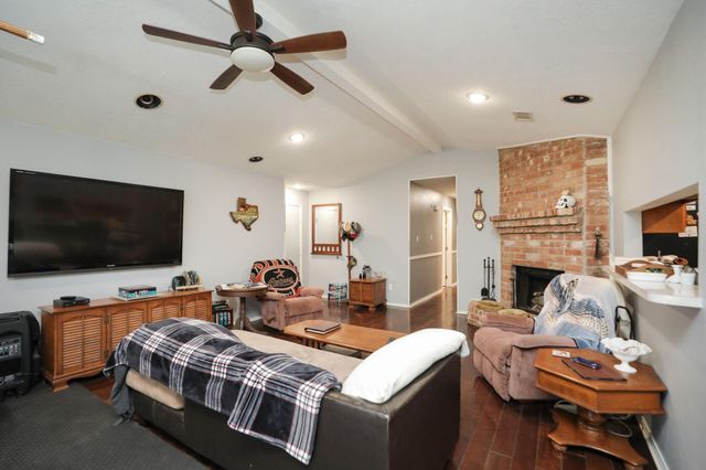 9810 Sugar Tree Court, Houston, TX 77070