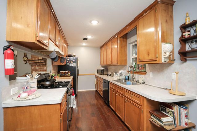 9810 Sugar Tree Court, Houston, TX 77070