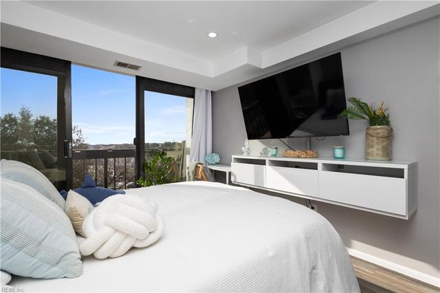 3558 Shore Dr Apt 309, Virginia Beach, VA 23455