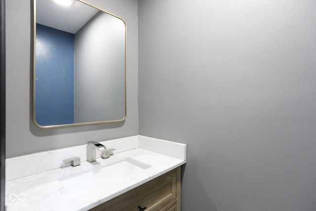5806 E 39th Street, Indianapolis, IN 46226