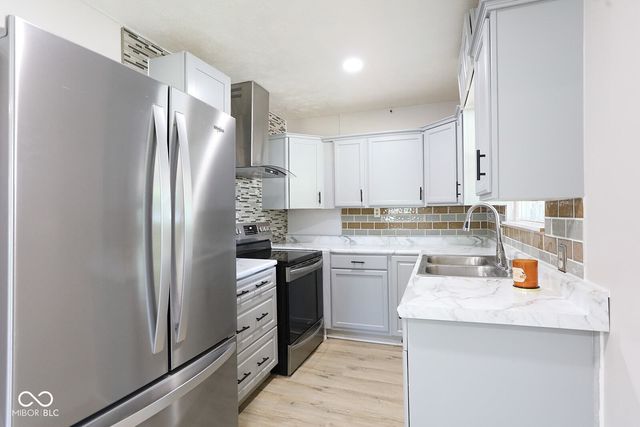 5806 E 39th Street, Indianapolis, IN 46226