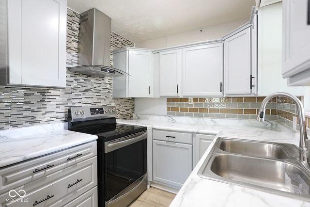 5806 E 39th Street, Indianapolis, IN 46226