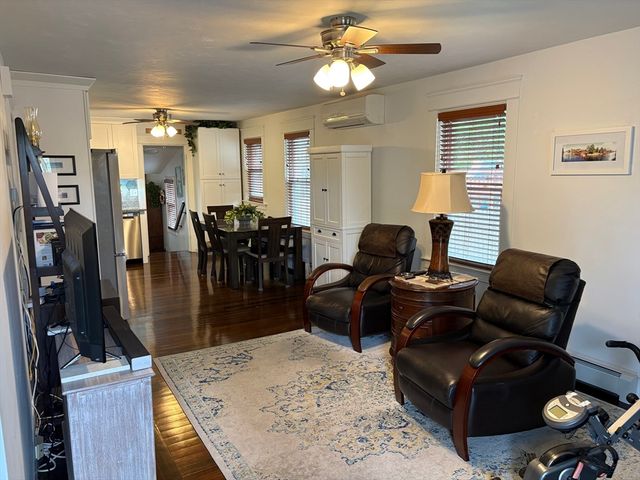 353 Massasoit, East Providence, RI 02914