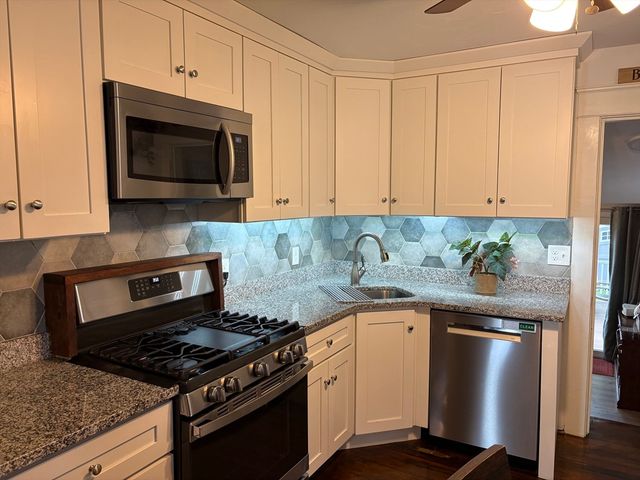 353 Massasoit, East Providence, RI 02914