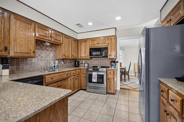 700 BRIDGEWATER Drive, Benton, AR 72019