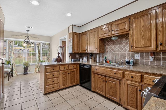 700 BRIDGEWATER Drive, Benton, AR 72019