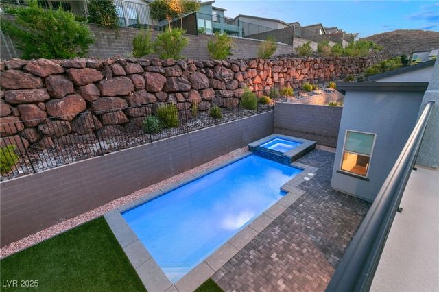 1989 Regal Bluff Drive, Henderson, NV 89052