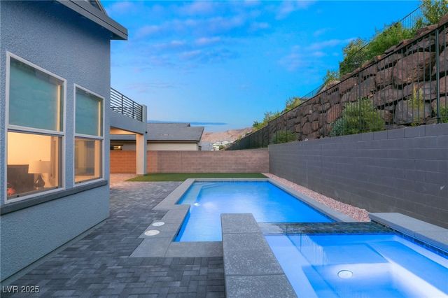 1989 Regal Bluff Drive, Henderson, NV 89052