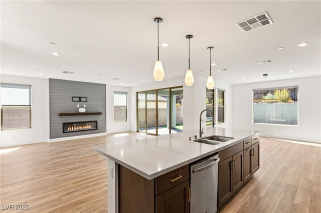 1989 Regal Bluff Drive, Henderson, NV 89052