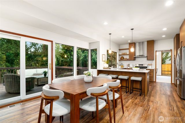 2518 Sahalee Drive East, Sammamish, WA 98074