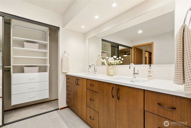 2518 Sahalee Drive East, Sammamish, WA 98074