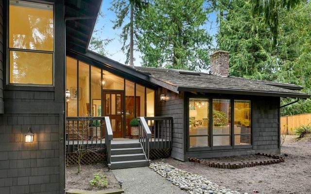 2518 Sahalee Drive East, Sammamish, WA 98074