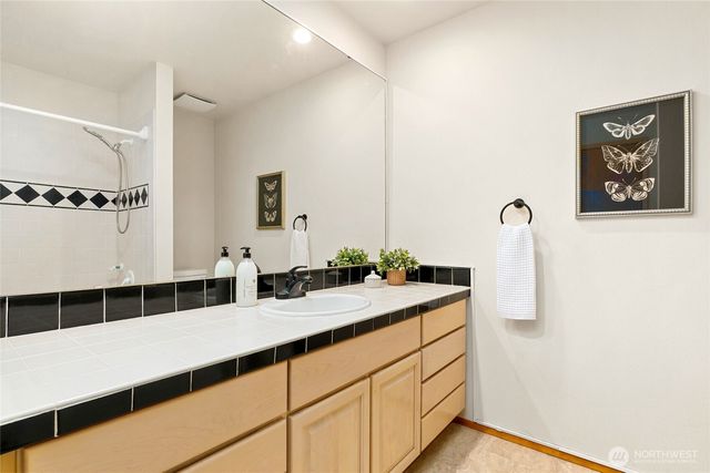 2518 Sahalee Drive East, Sammamish, WA 98074