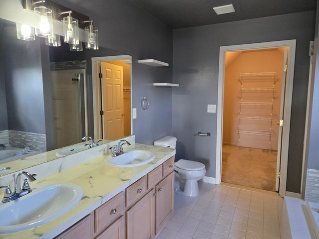 33445 Bay Hill Drive, Romulus, MI 48174